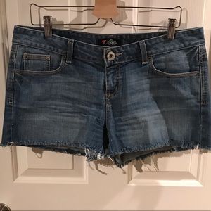 EUC Guess shorts size 32